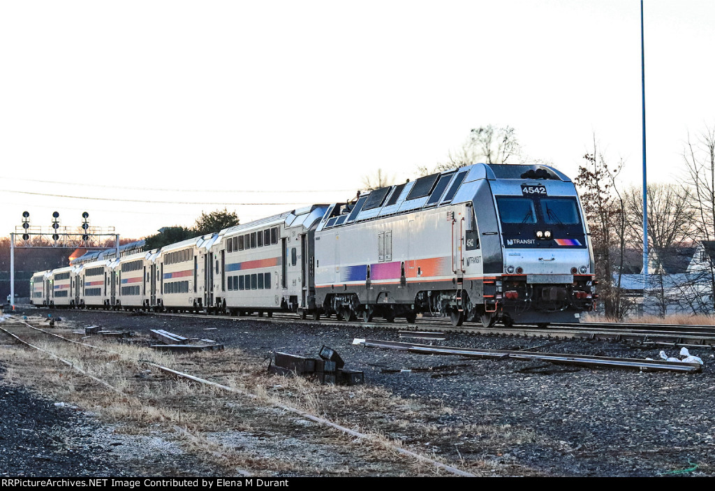 NJT 4542 on train 1103